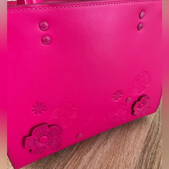 Coach Rogue 25 with Tea Rose in Dragonfruit - Picture 4 of 14